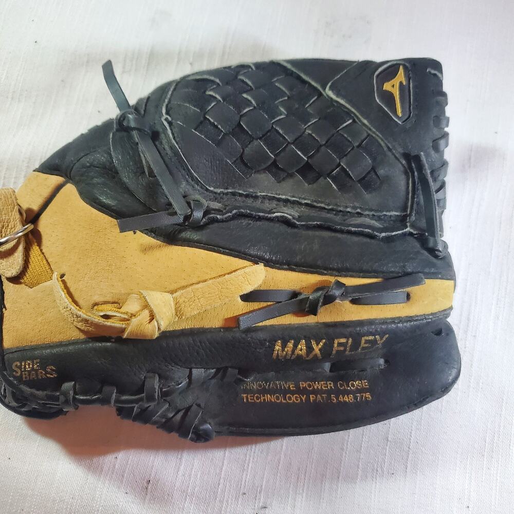 Mizuno Prospect GPP1076 Youth Baseball Glove 10.75 Inch PowerClose Mitt